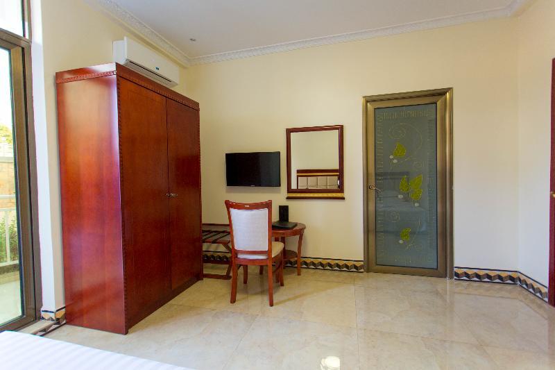 Dove Hotel Kigali Exterior photo